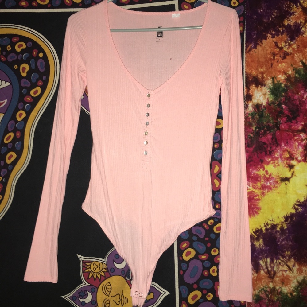 Pink ribbed body suit